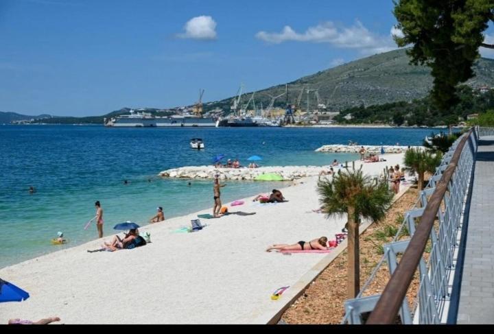 Apartman Mikola With Sea View Τρογκίρ Εξωτερικό φωτογραφία