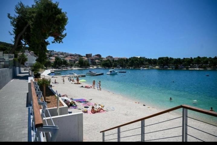 Apartman Mikola With Sea View Τρογκίρ Εξωτερικό φωτογραφία